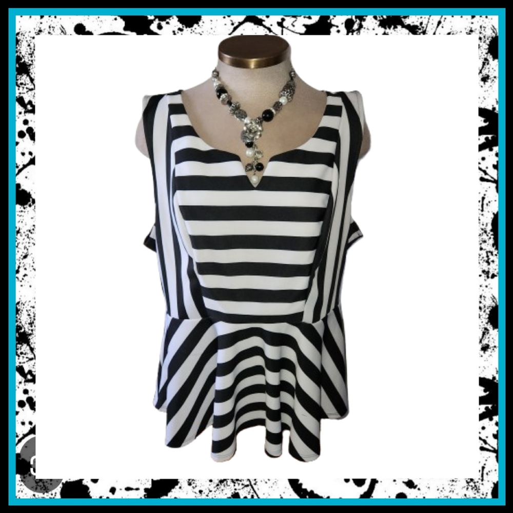 TORRID ☆ BLACK & WHITE STRIPED ☆ NOTCH NECK ☆ PEPLUM TOP ☆ 4x ☆ NWT